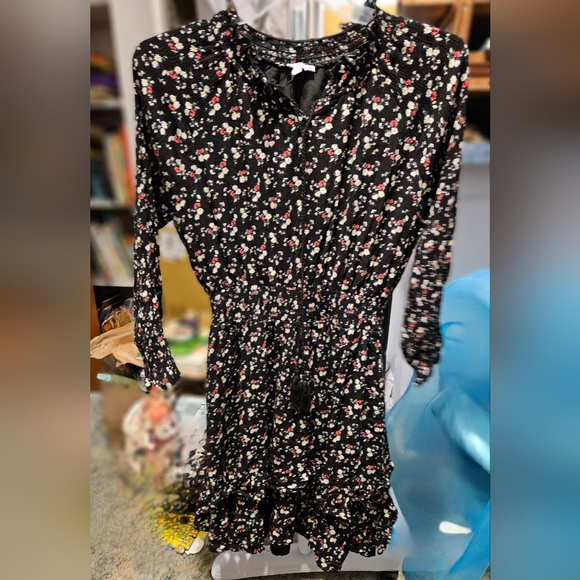 Black floral yakira Bella ditsy dress Medium - Picture 3 of 5